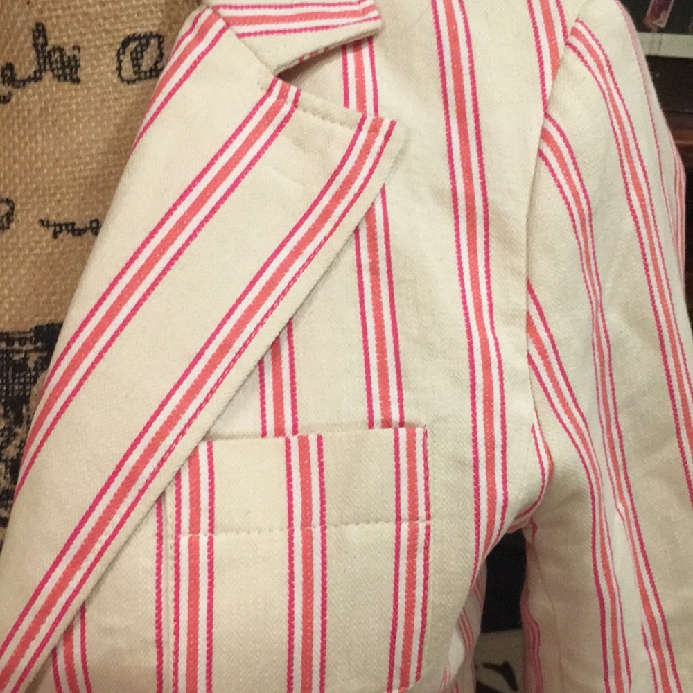 Blazer - Picture 2 of 5